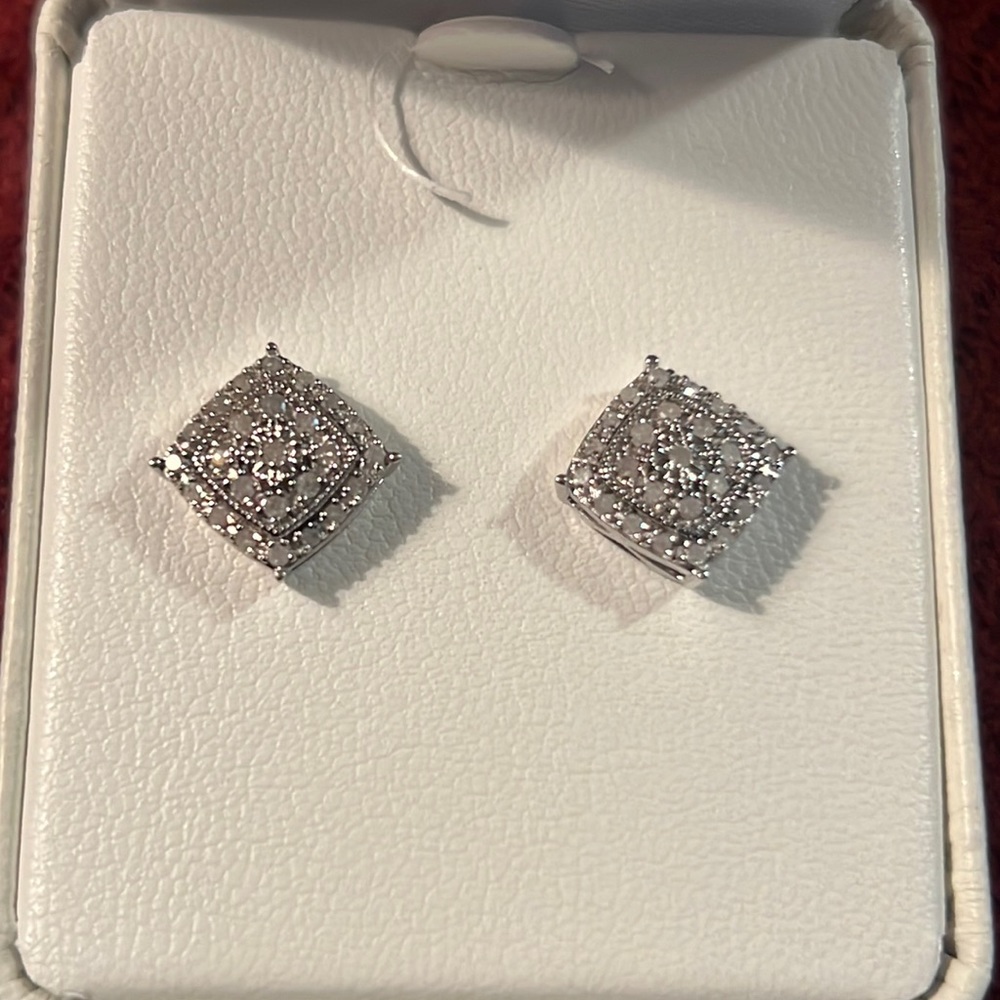 1/2 carat diamond earrings